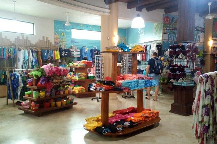 Shopping Tour Punta Cana with private transportation  - Photo 1 of 9